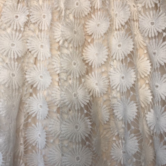 RYU cream and light gold layered crochet floral flared skirt. Size Small. - Picture 6 of 11